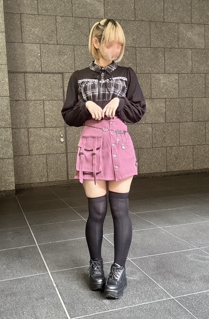 ちょっぴりダークなカジュアルコーデ