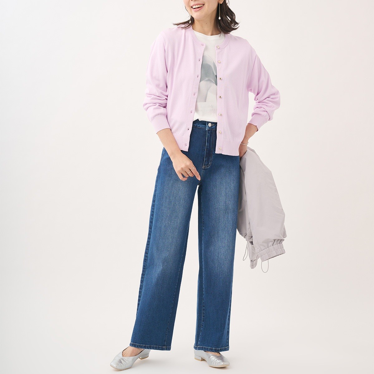 お腹まわりスッキリ！内側サポートゴムで“細見え”を叶えるストレートデニム