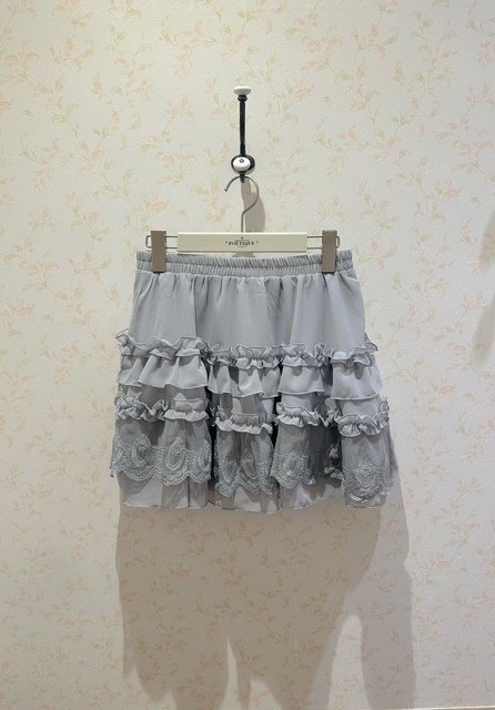ふんわりボリュームのスカパンに新色登場！