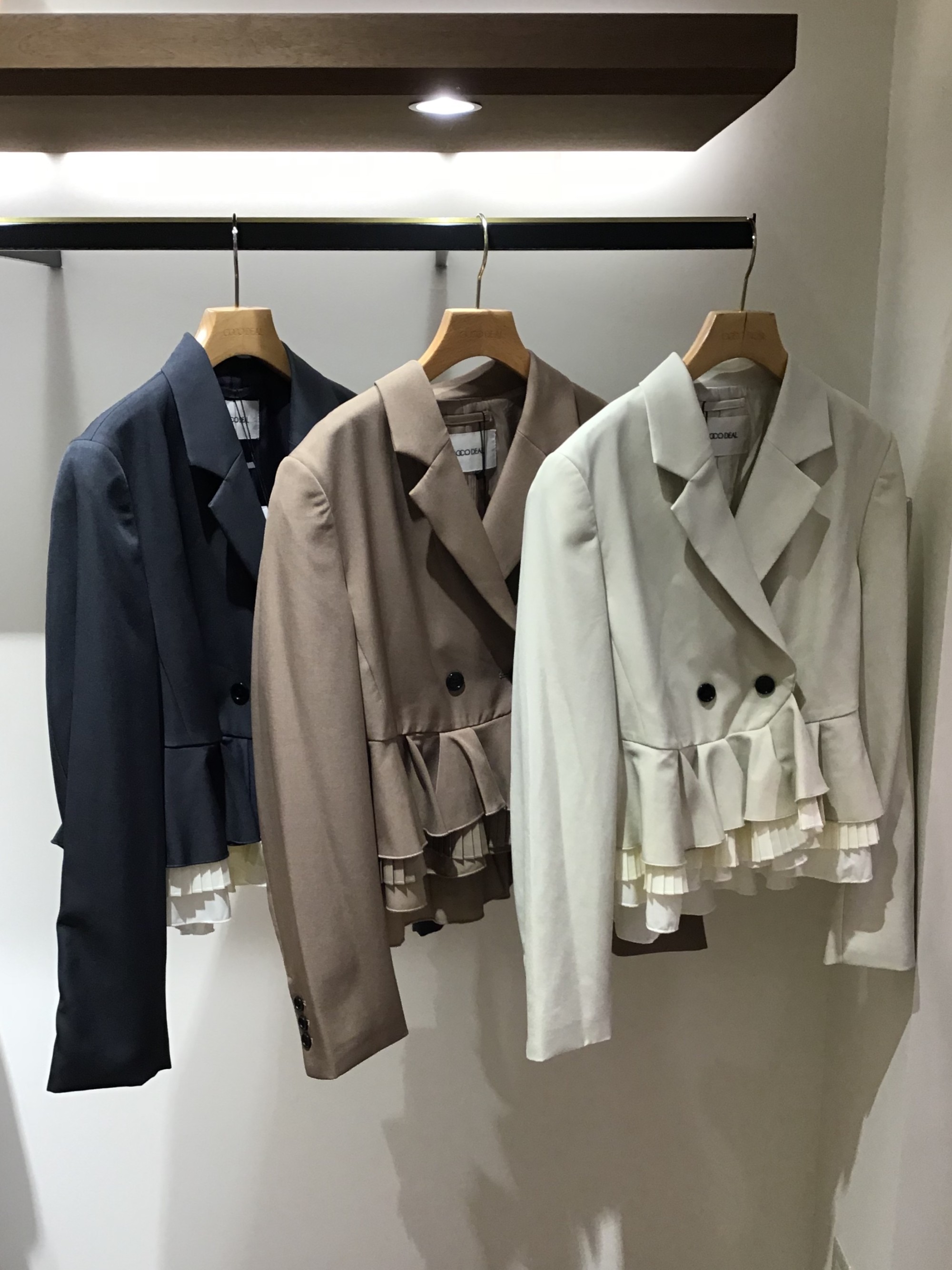 【新作入荷✨】ペプラムフリルショートジャケット