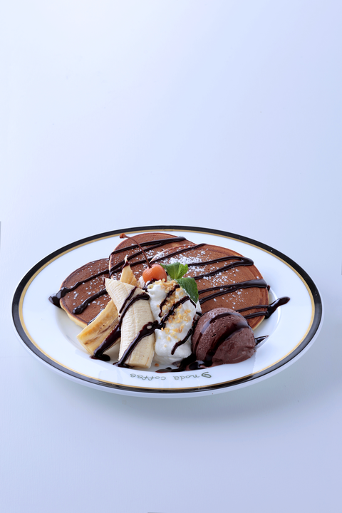 チョコバナナの誘惑パンケーキ（単品税込1500円）11時～17時までのご提供です。