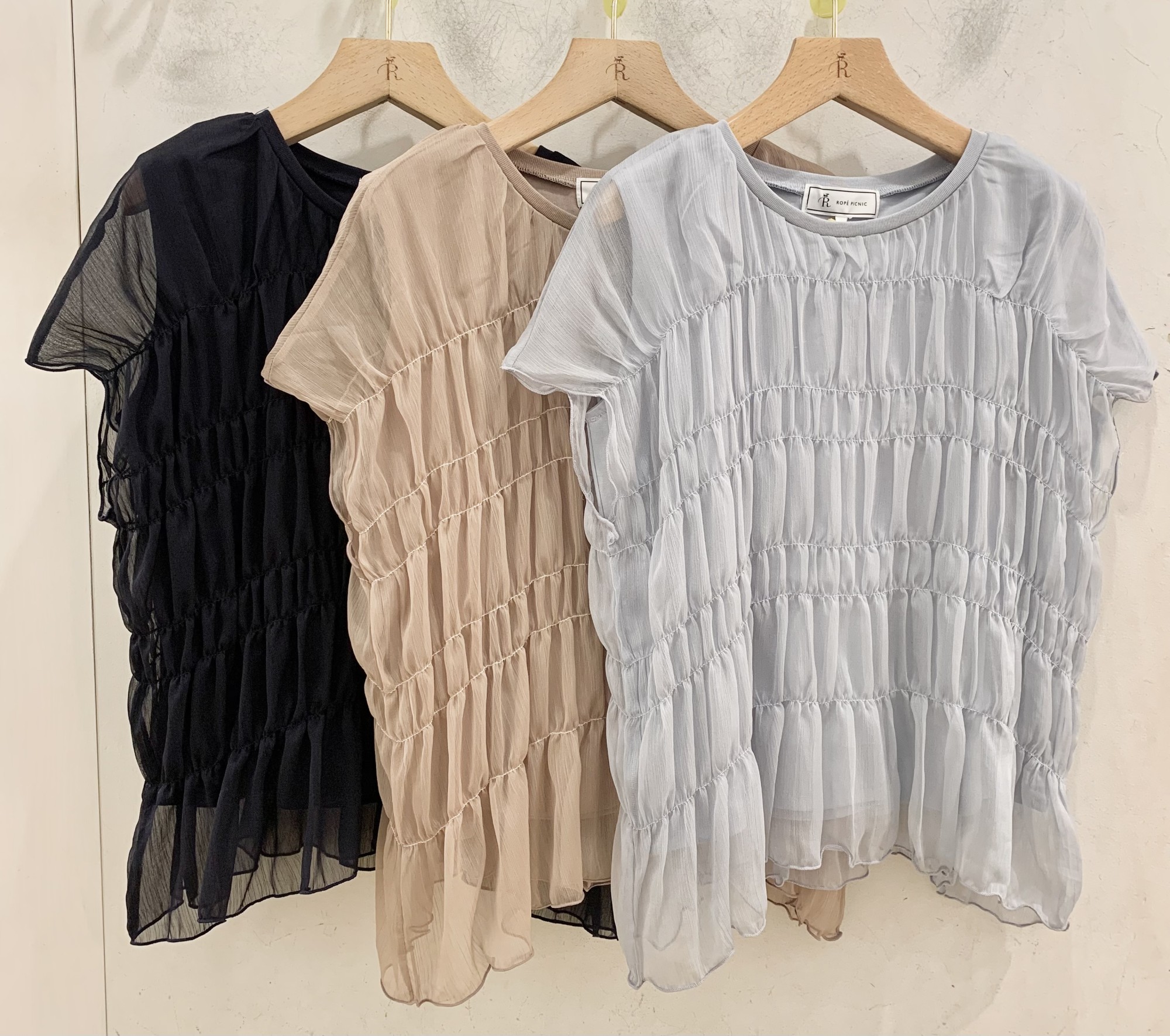 【ほんのりスウィートな気分で…】シャーリングシアートップス