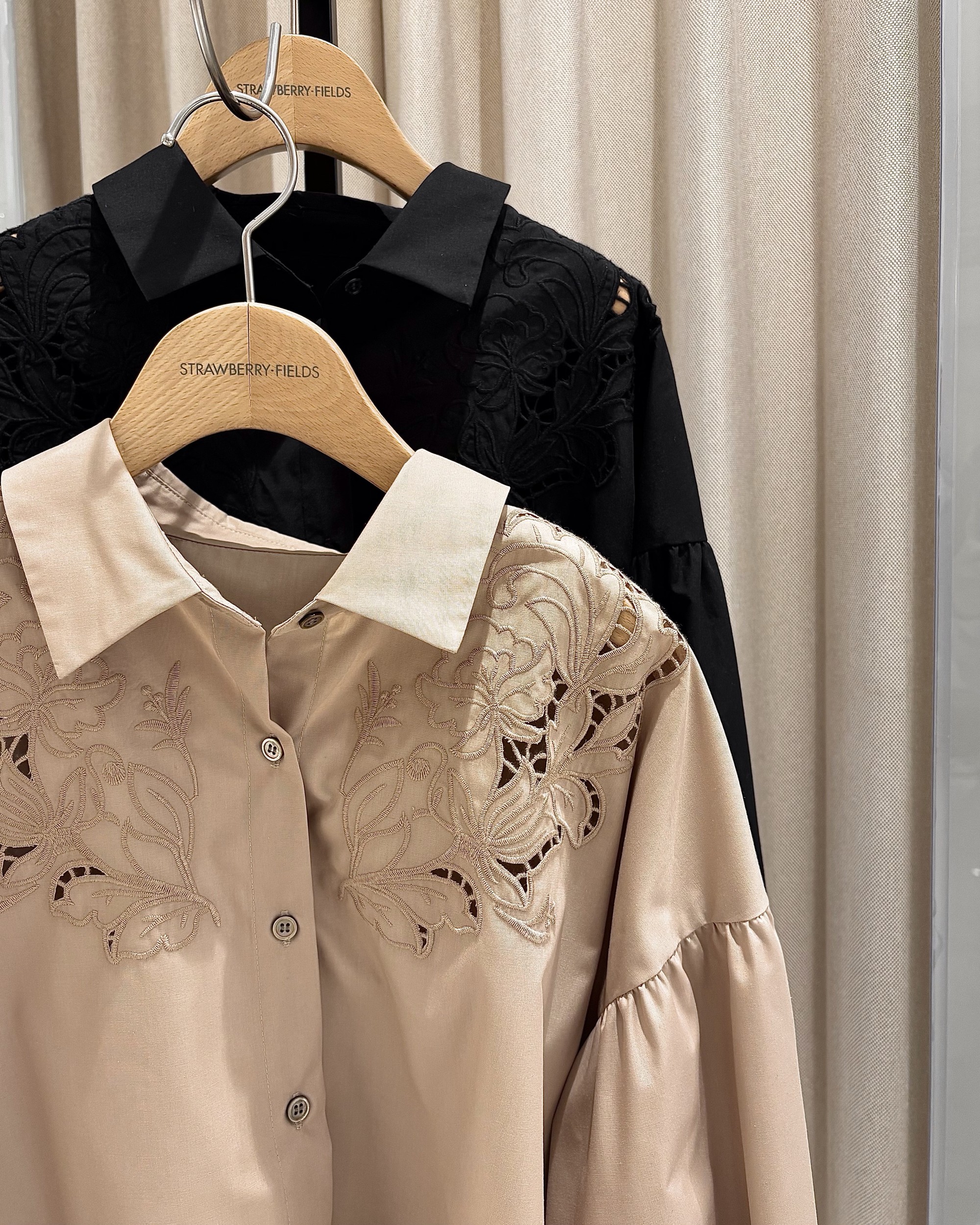 エンブロイダリーシャツ