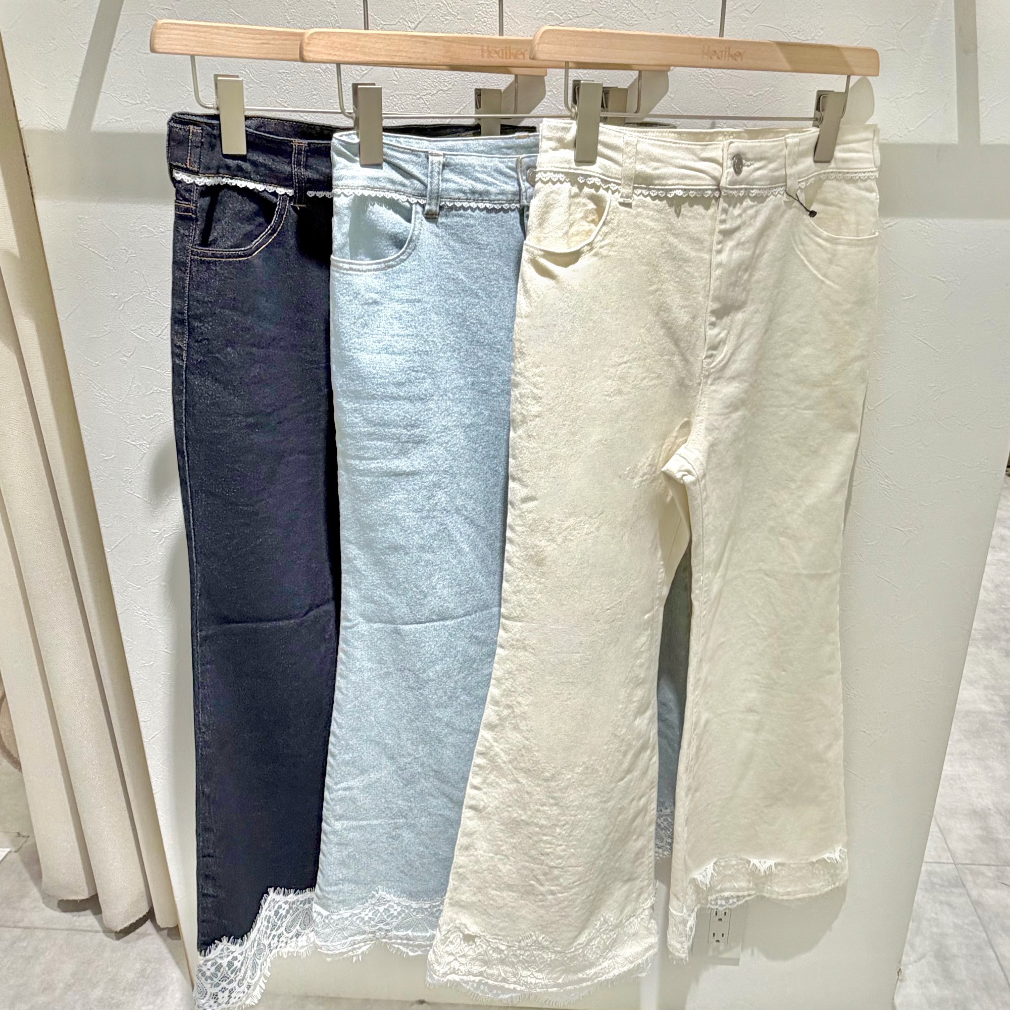 【🉐期間限定価格🛍】レースフレアデニムパンツ