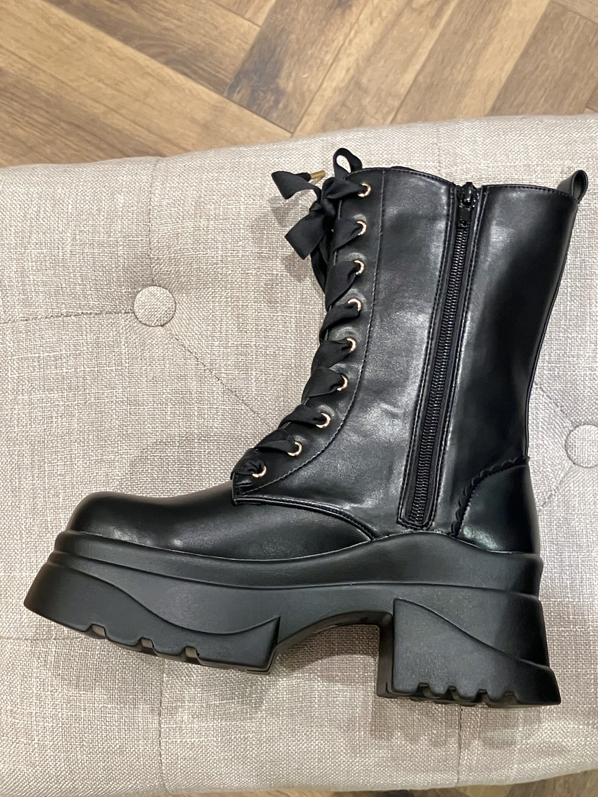 〘京都散策にオススメ!〙人気のニット新色を使ったコーデ