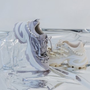 【RANDA】華やかさと履き心地を両立した“Decorative Sneakers”発売！