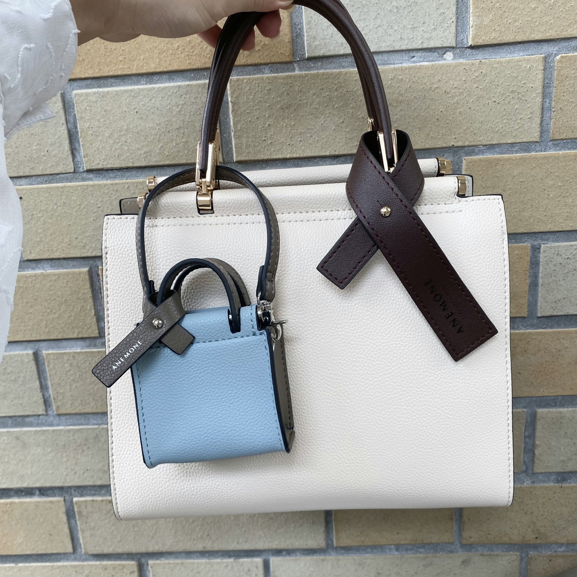 《new bag charm》