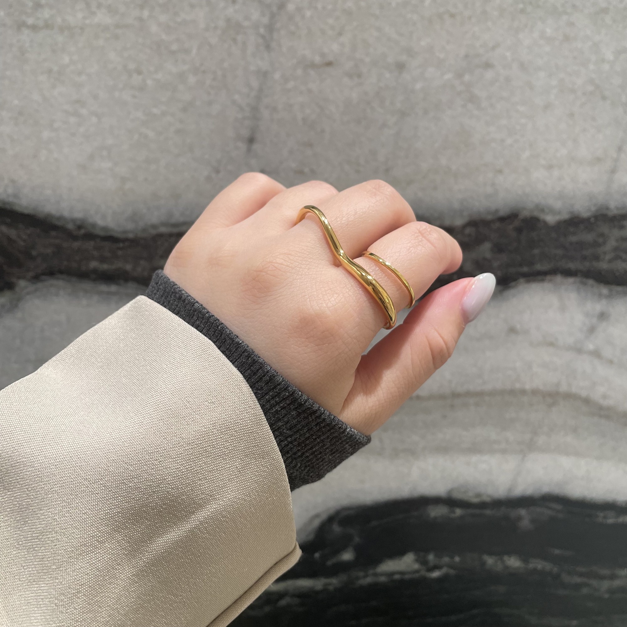 【メタルデザインのダブルフィンガーリング💍】