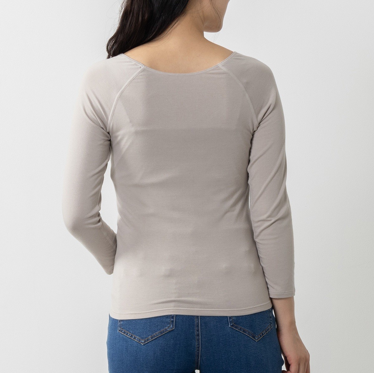 オリジナル設計で動きやすい！暖かさと着心地を両立した発熱インナー