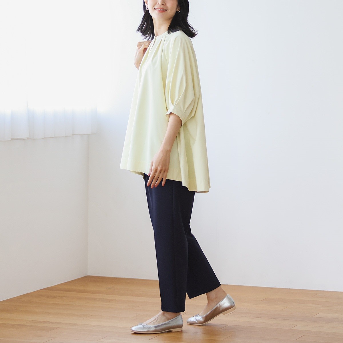 フレアシルエットで華やかに。吸水速乾＆シワになりにくい優秀チュニック
