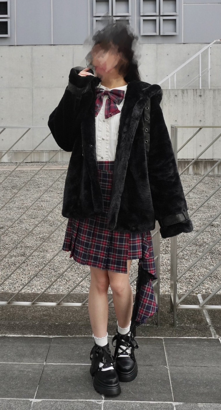 〘大きめリボンがアクセント〙プレッピーライクコーデ