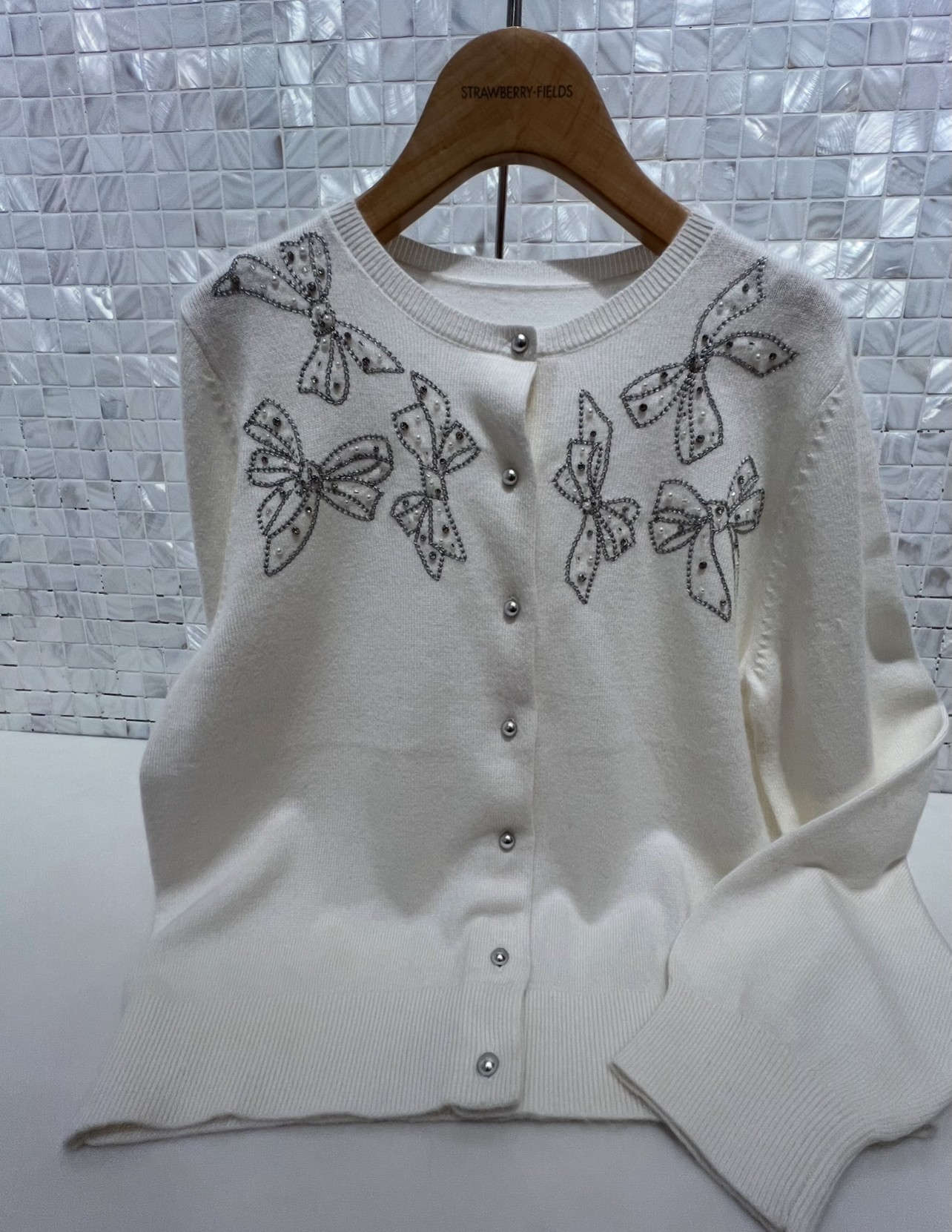 リボンモチーフ刺繍ニットカーディガン