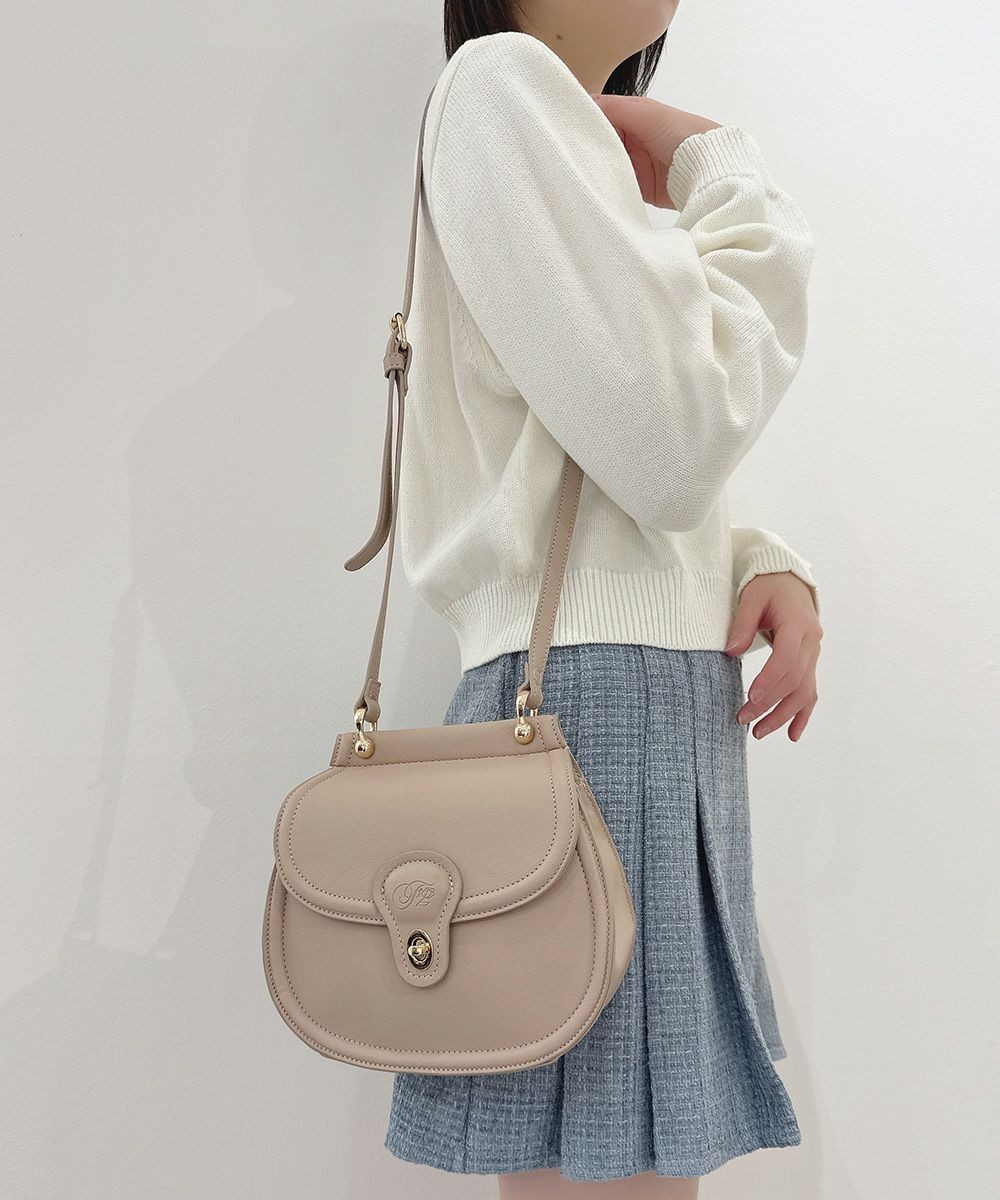 とびきりレトロなころんと丸いシルエットがキュートなポシェット♡