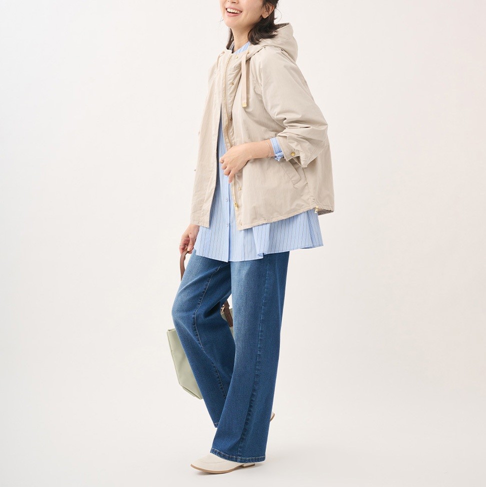軽やか素材ときれいめデザインを組み合わせた、春のフードジャケット