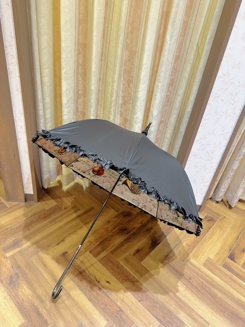 雨の日もココロ晴れ晴れ✨美しい柄の晴雨兼用パラソル入荷！