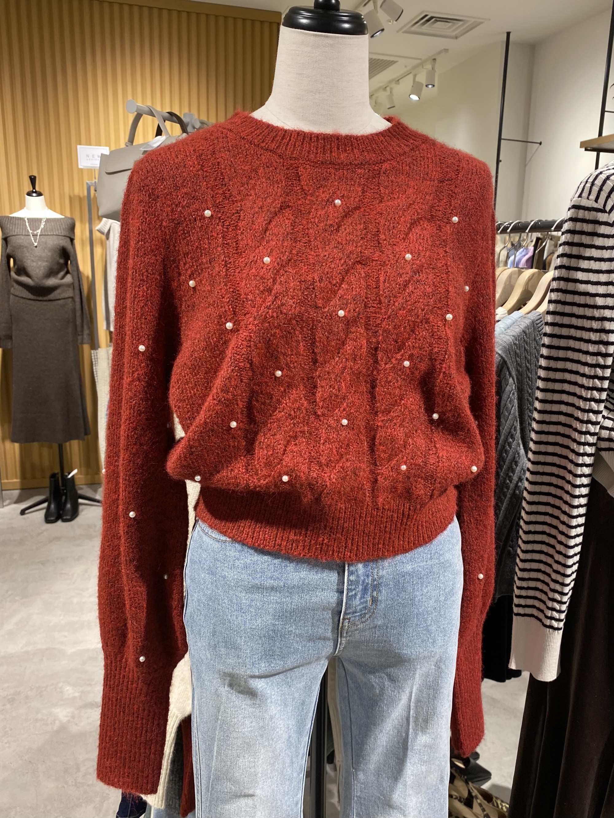 クリスマスを見据えたニットのご紹介🎄