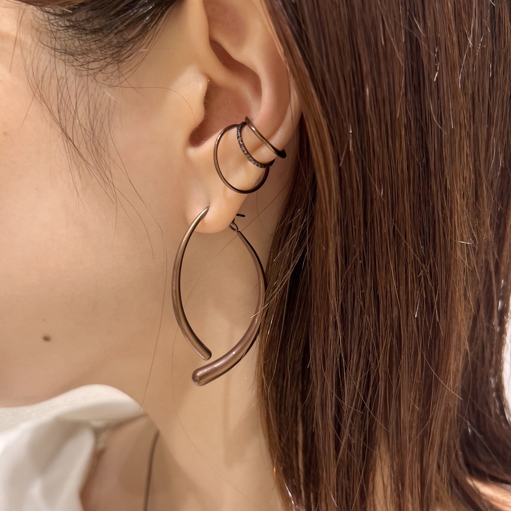 【🤎トレンドカラーを取り入れた👂🏻耳元コーデ🤎】