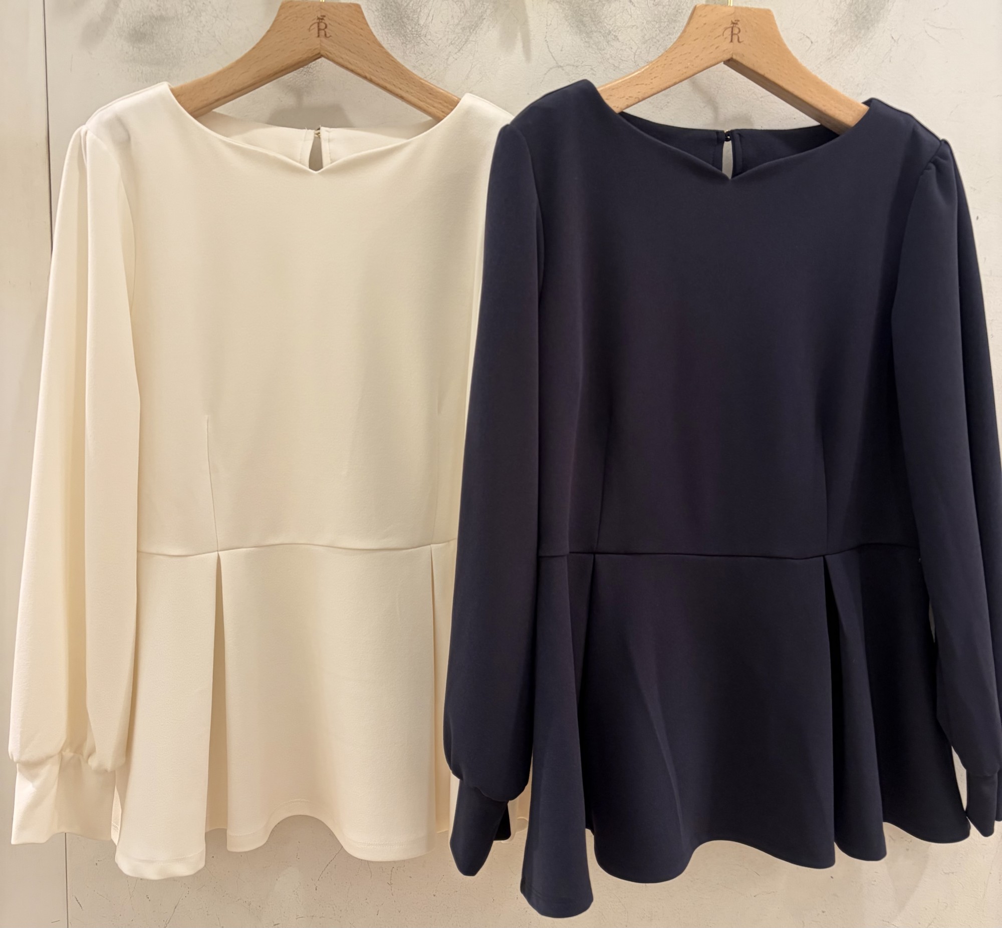 【きちんと前と着心地良さを両立】ペプラムトップス