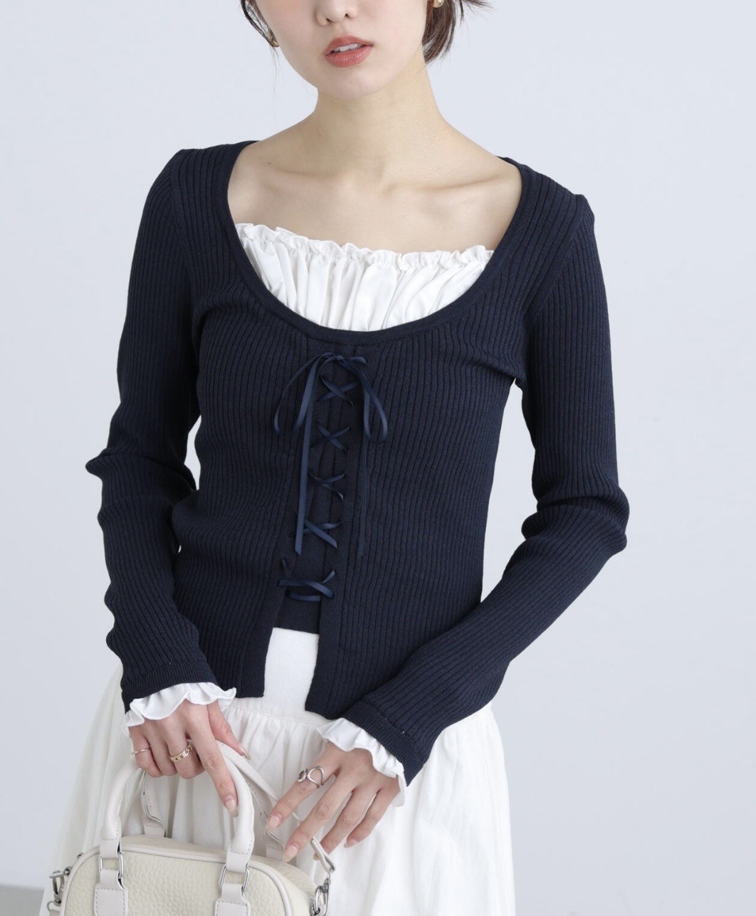 春のレースアップニット🌸