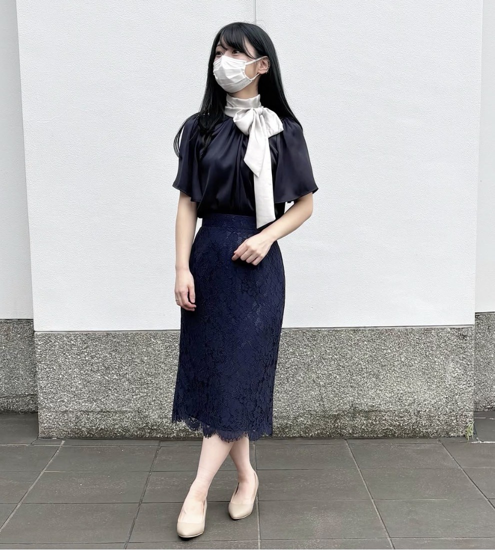 上品に華やぐ配色ボウタイブラウス💐