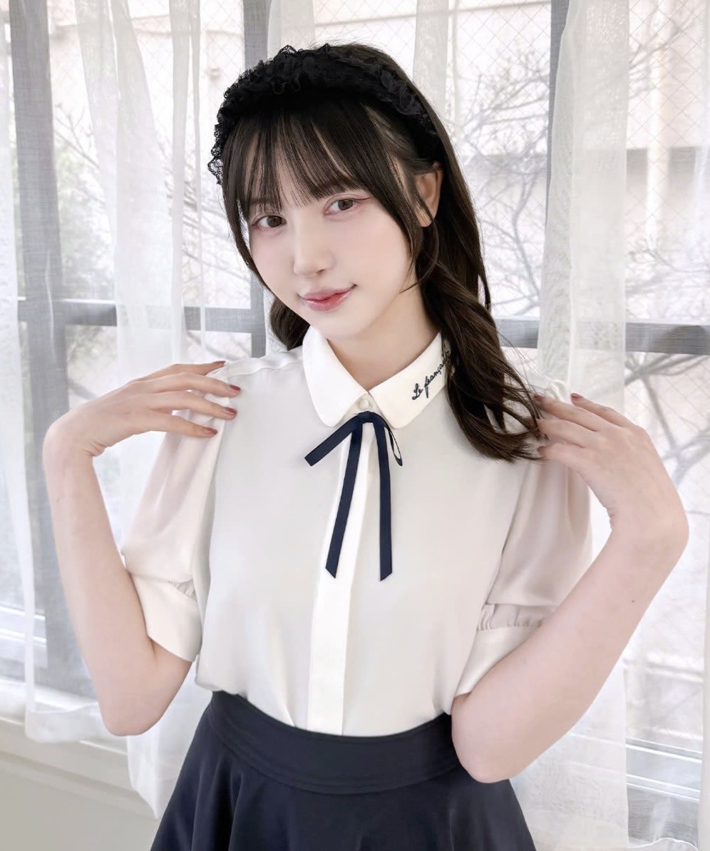 プレッピームード満点のリボンタイ付きのブラウス♡