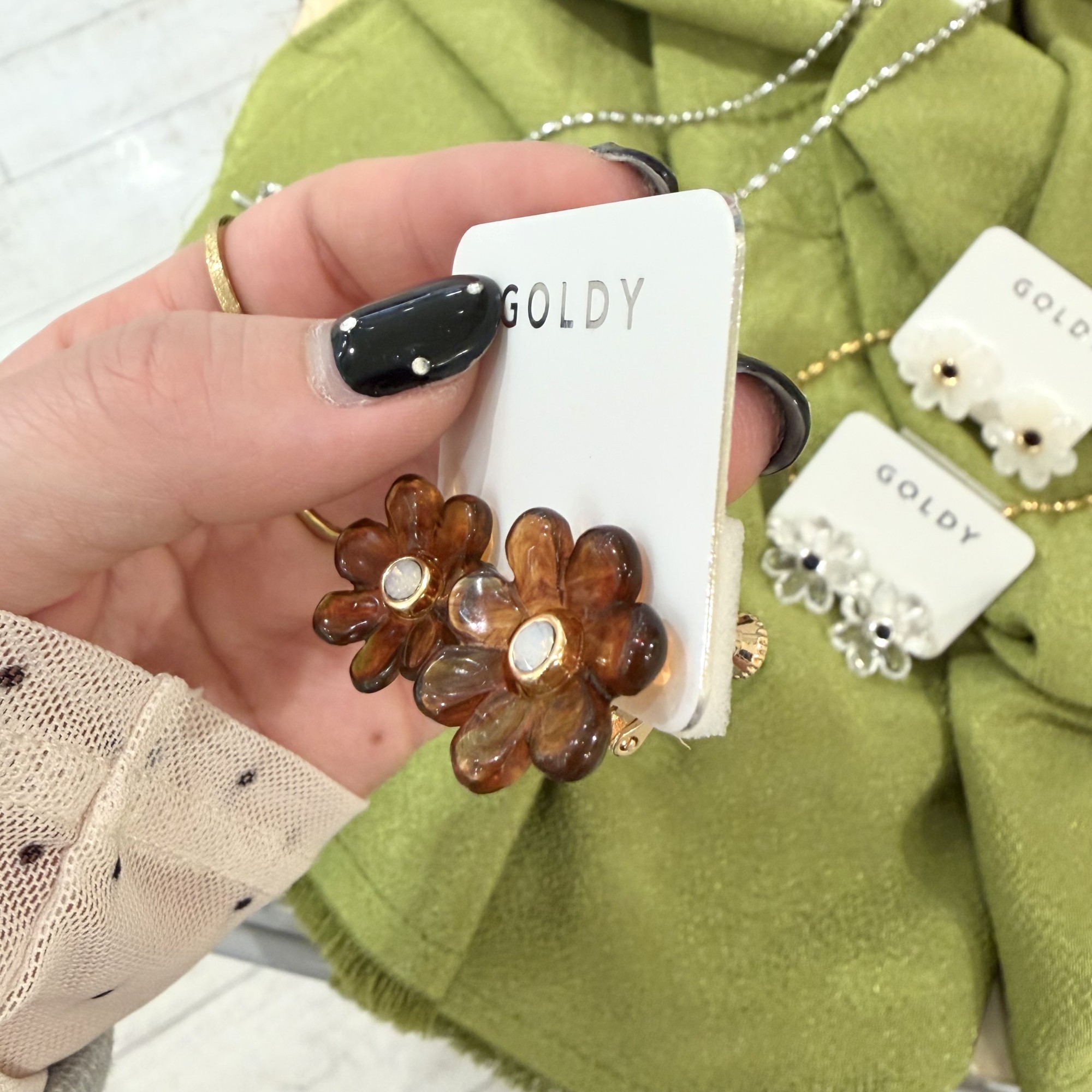 New✨ GOLDY フラワーイヤリング🌱
