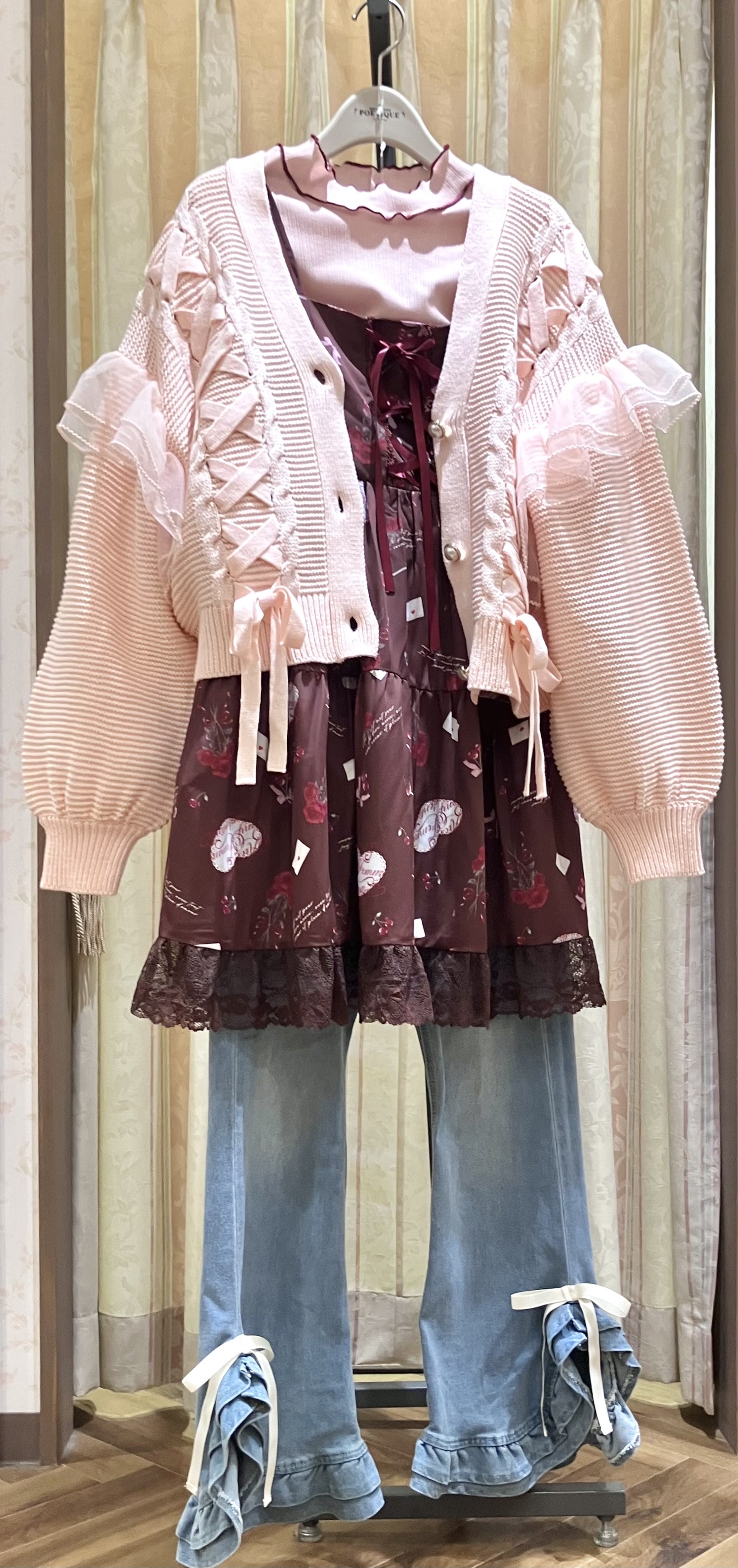 カーディガン着まわしコーデその③◆懐古×甘さ控えめバレンタインムードコーデ