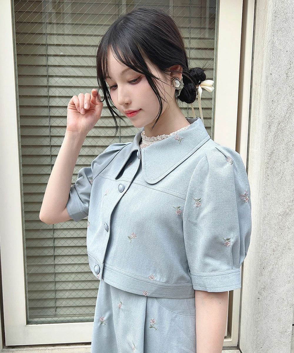 小花刺繍がガーリーなシャツジャケット🪻