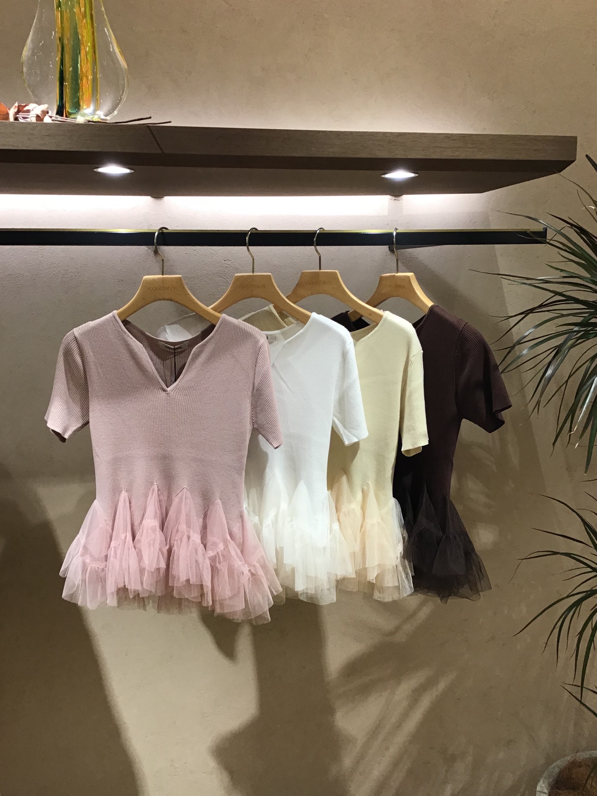 【新作入荷✨】ニットドッキングチュールペプラムトップス