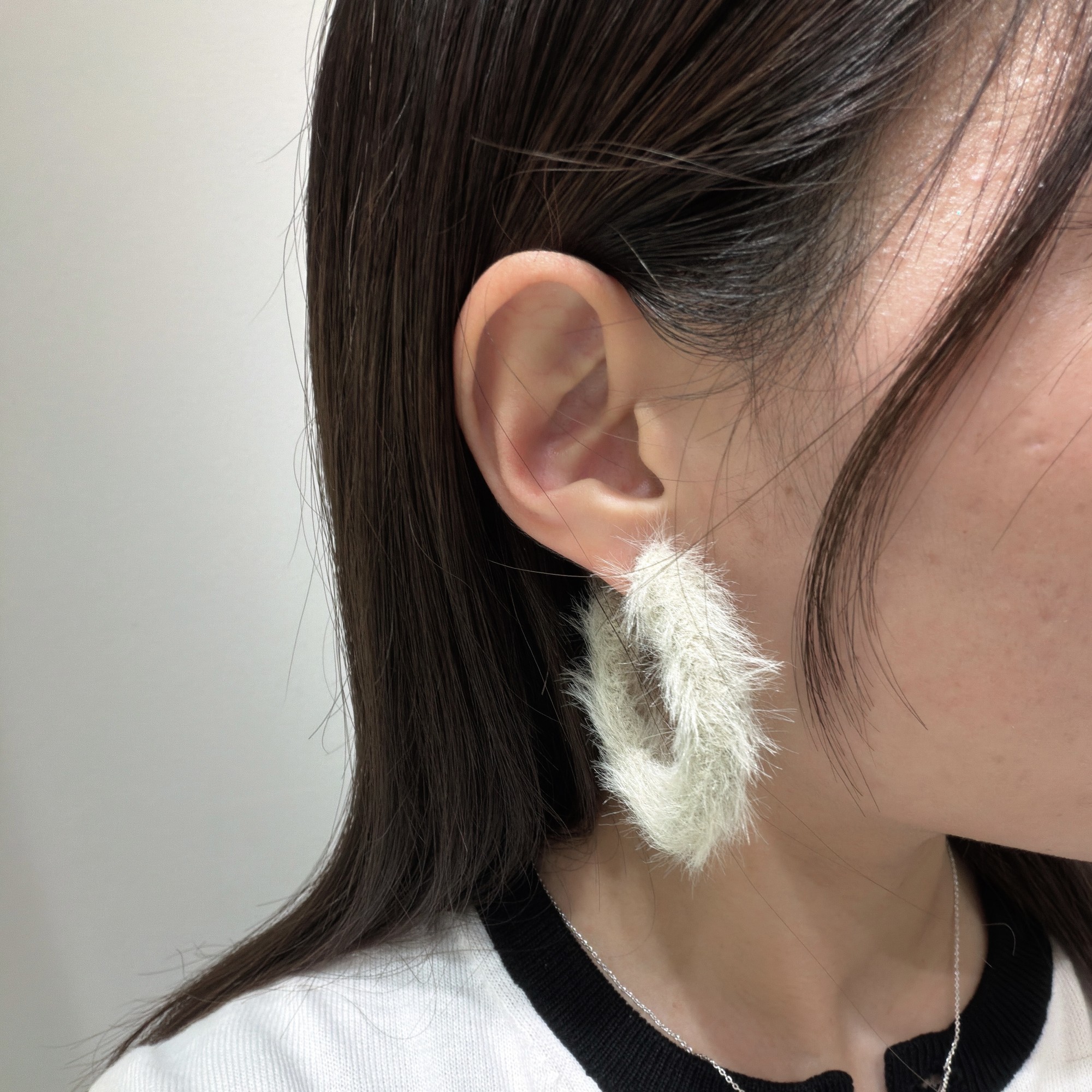 【🧶シャギー素材🪄大ぶりピアス🧶】