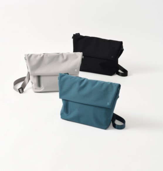 新作ショルダーバッグ入荷！