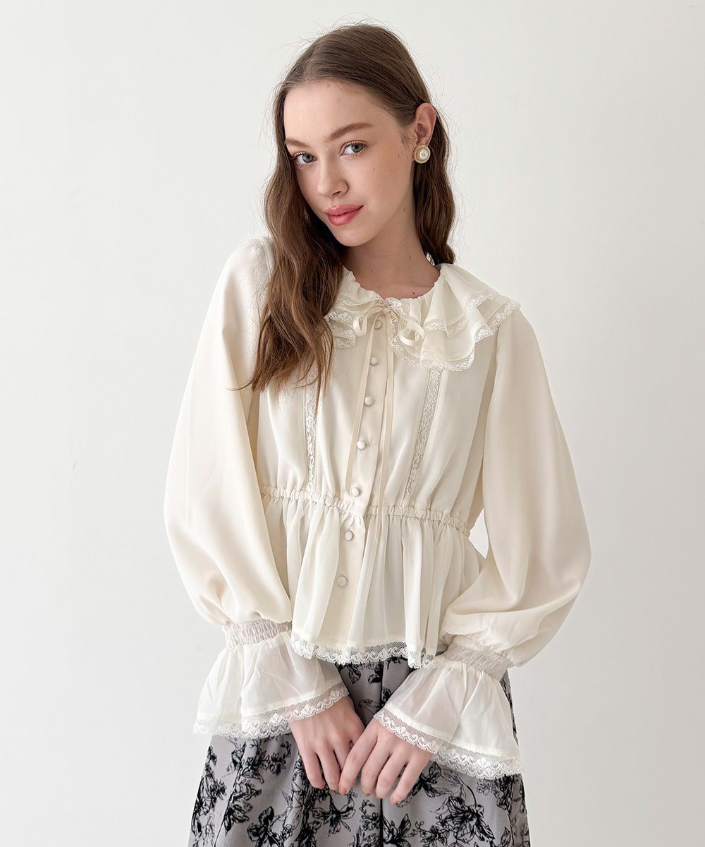 繊細なレース使いがヴィンテージライクなムード漂うブラウス💐