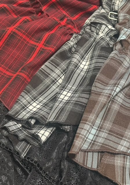 〘華やかなアシメデザイン〙アシメフリルスカート