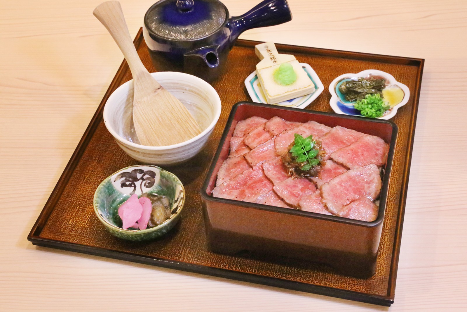 🥩✨【神戸牛赤身肉まぶし】✨🥩