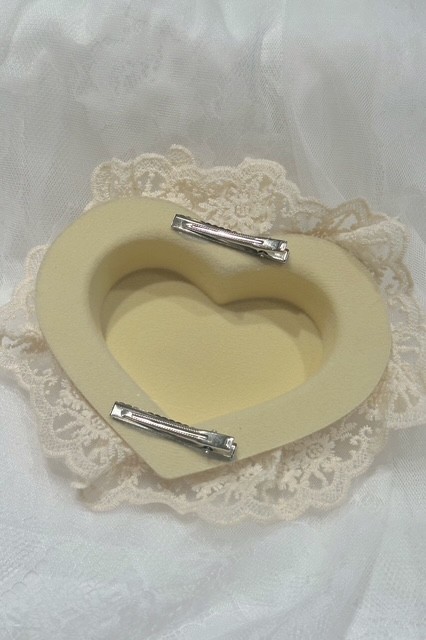 特別な日のコーデに一工夫できるヘアアクセ