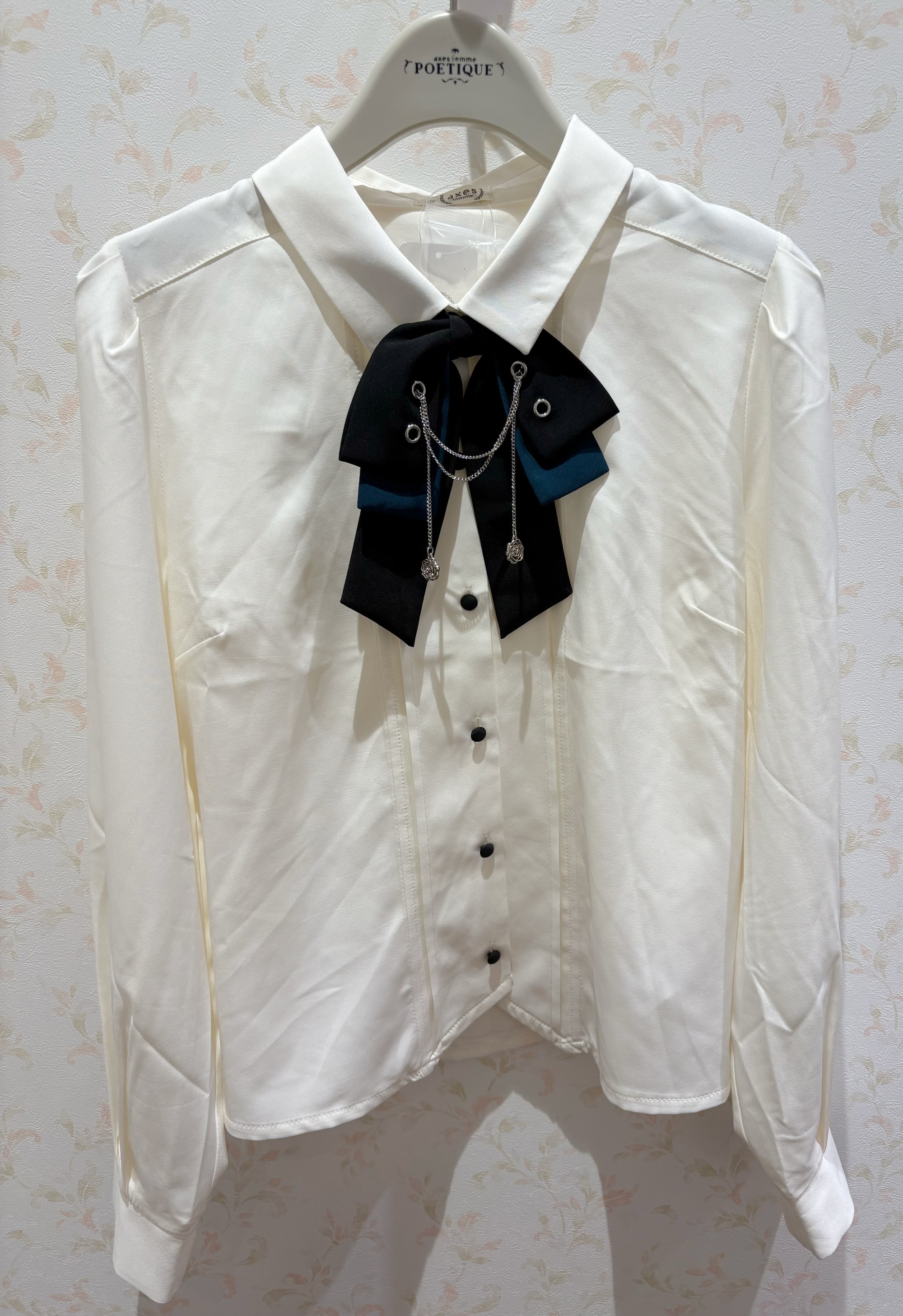 〘シンプルで着まわし力抜群！〙リボン付ブラウス