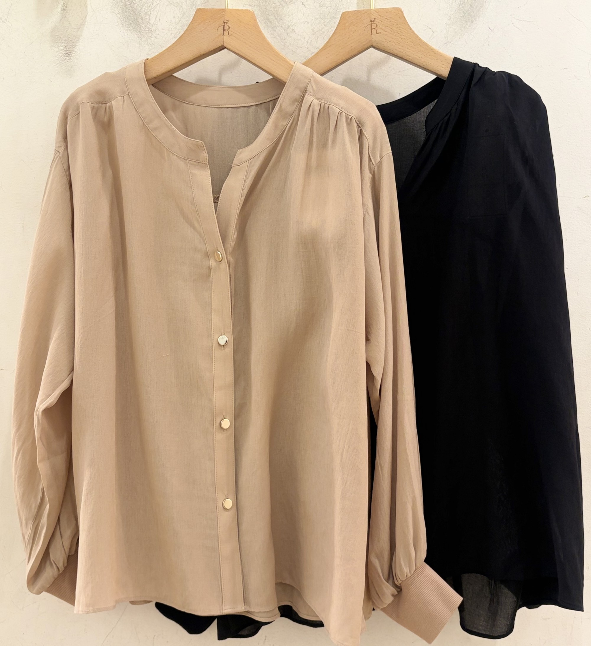 【羽織っても、閉じてもサマになる】2WAYカーディガンブラウス