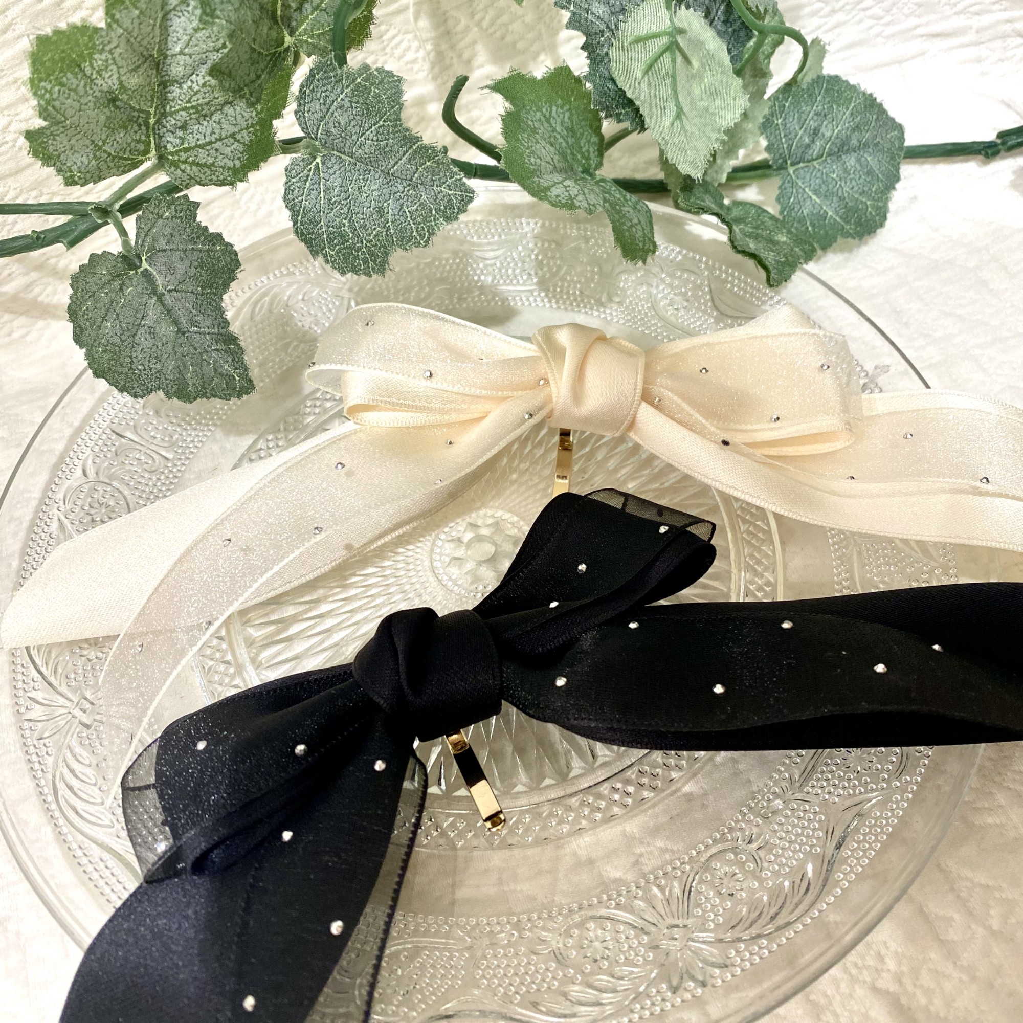【新作アイテム】スタッズサテンリボンフックポニー🎀