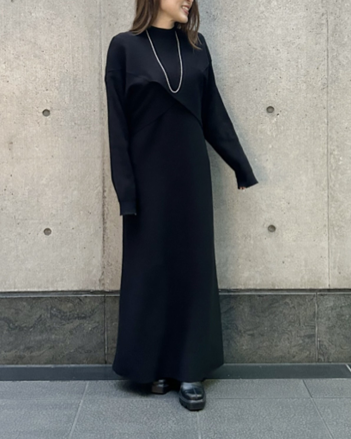 カーデで楽しむ主役級ワンピース👗