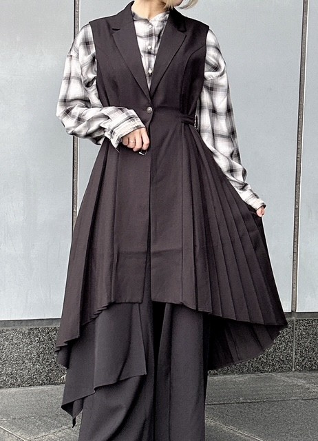 スタイリッシュなすっきりシルエットの羽織