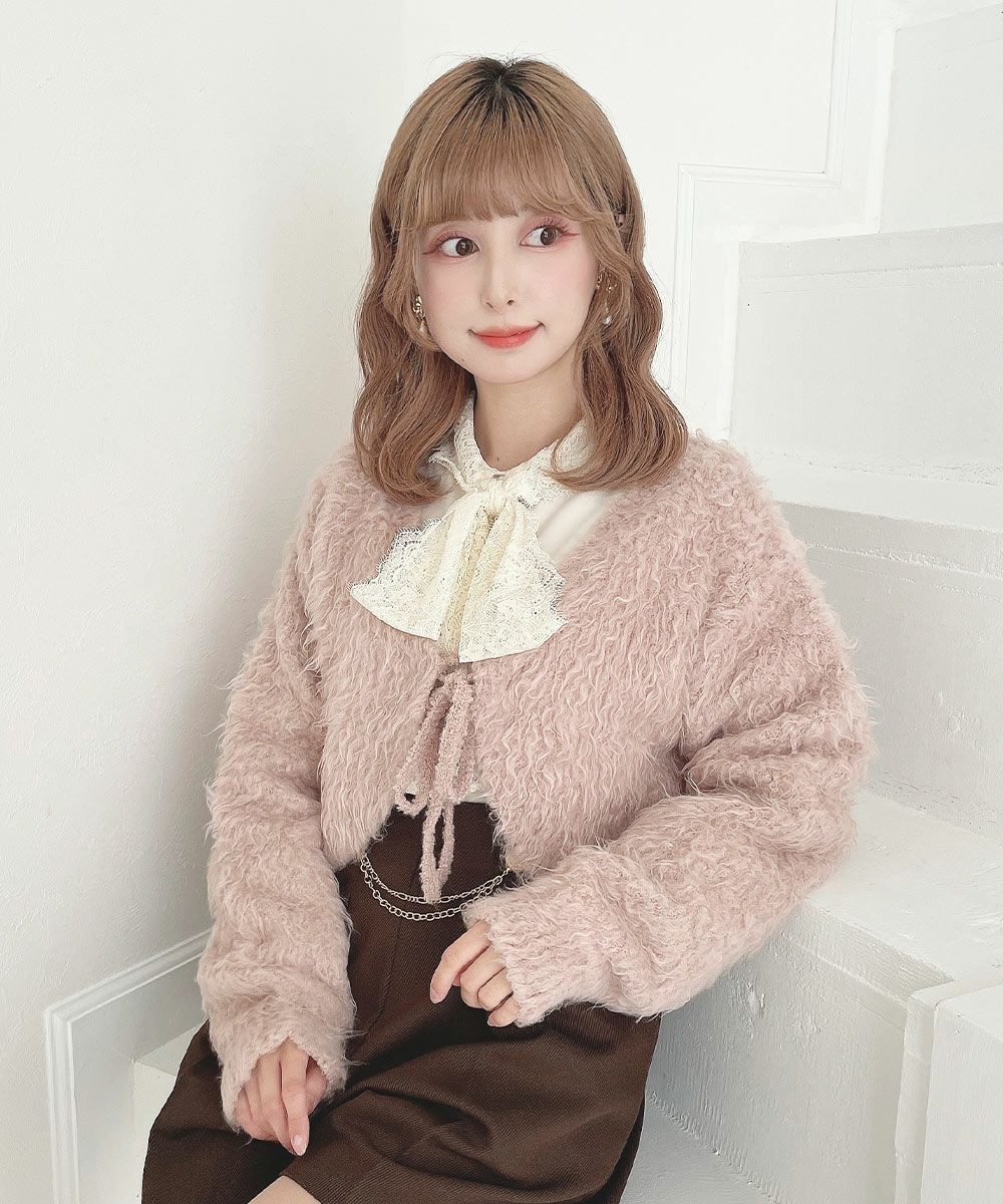 思わず触りたくなるようなふわふわ素材のニットボレロ💐