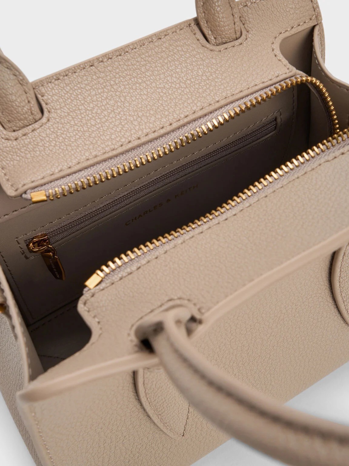 新作バッグが入荷しました！