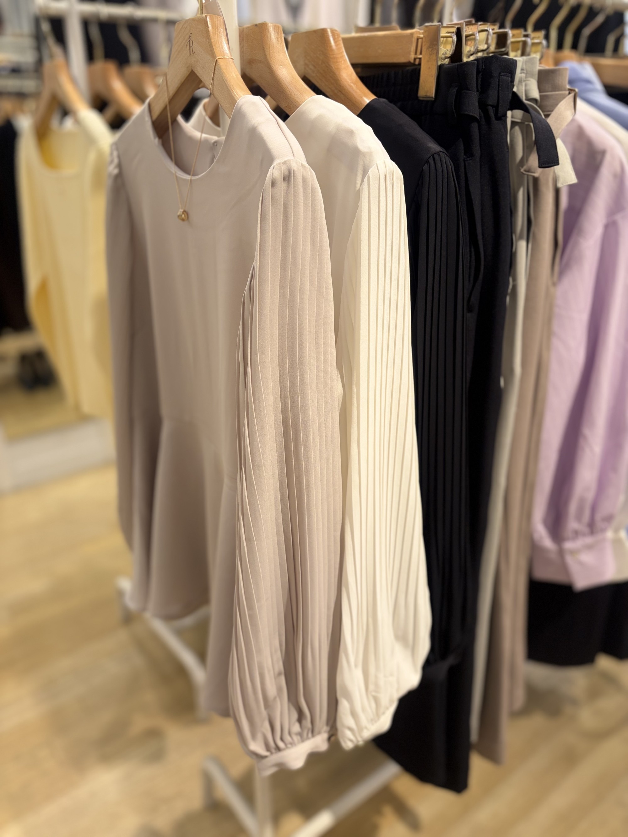 【スタイルアップ効果抜群】ブラウス