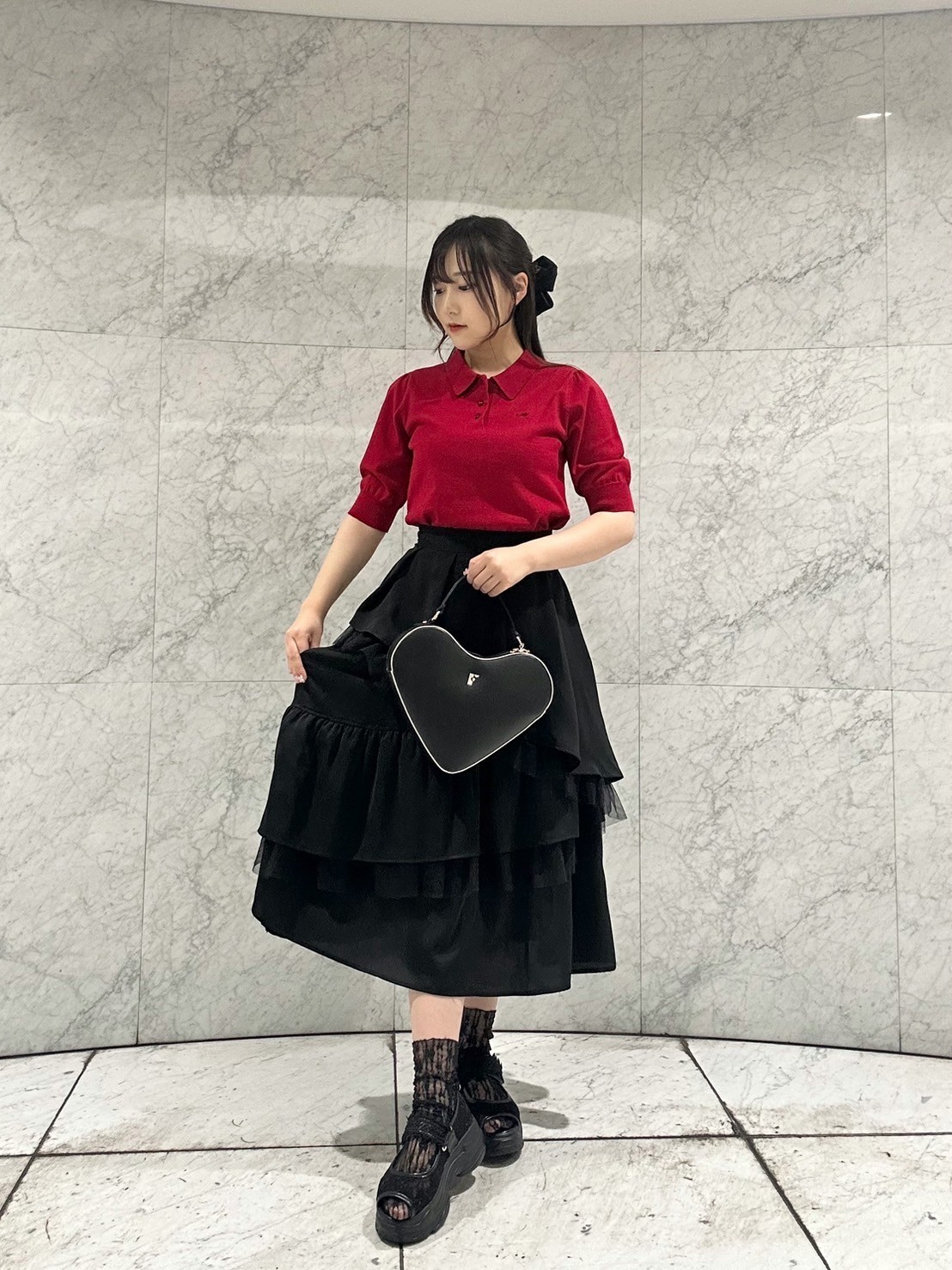 アシンメトリーなラッフルデザインが特別感たっぷりスカート🖤