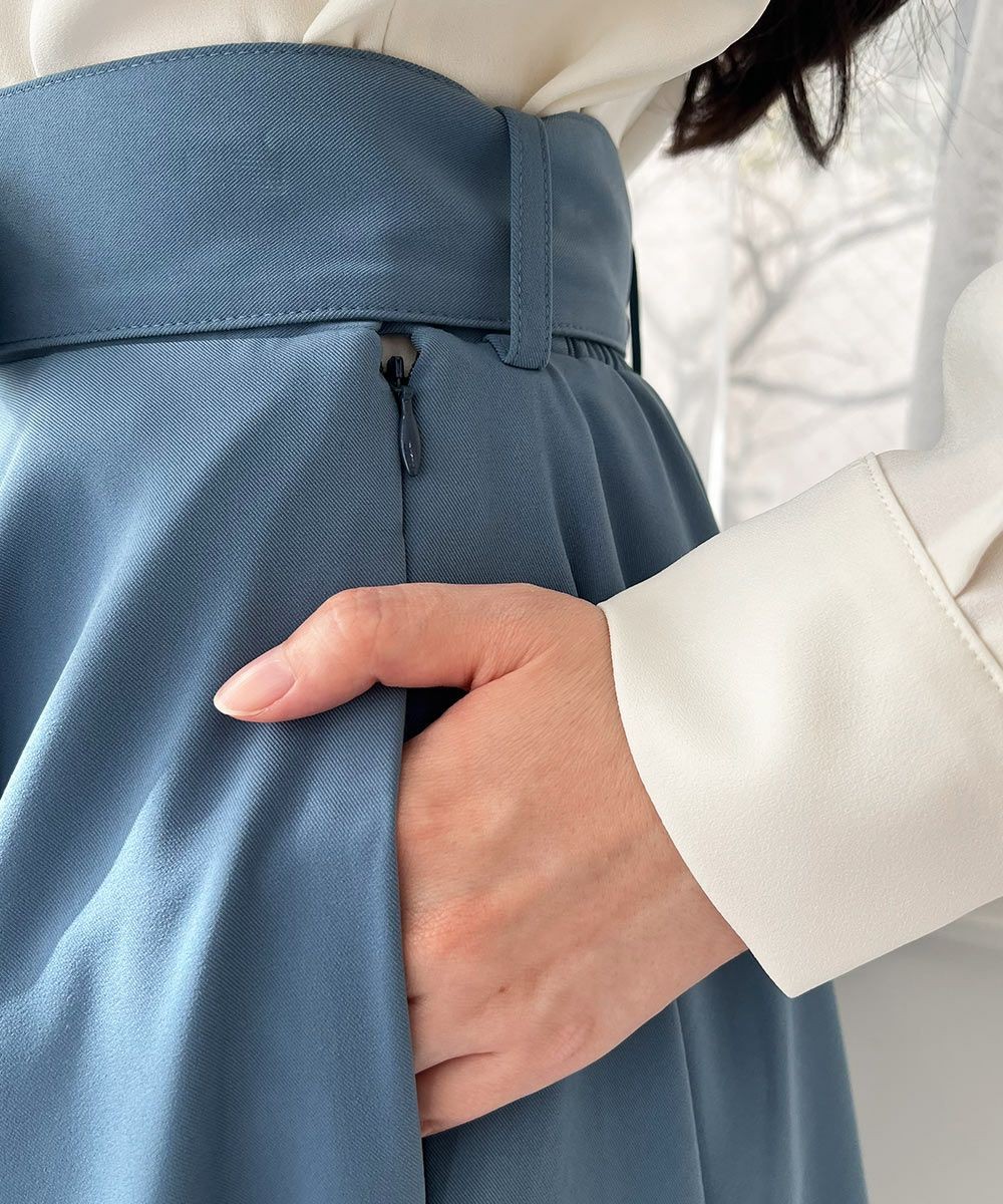 思わずくるりと回りたくなるような、ボリューム感のあるシルエットが目を惹くパニエサーキュラースカート💐