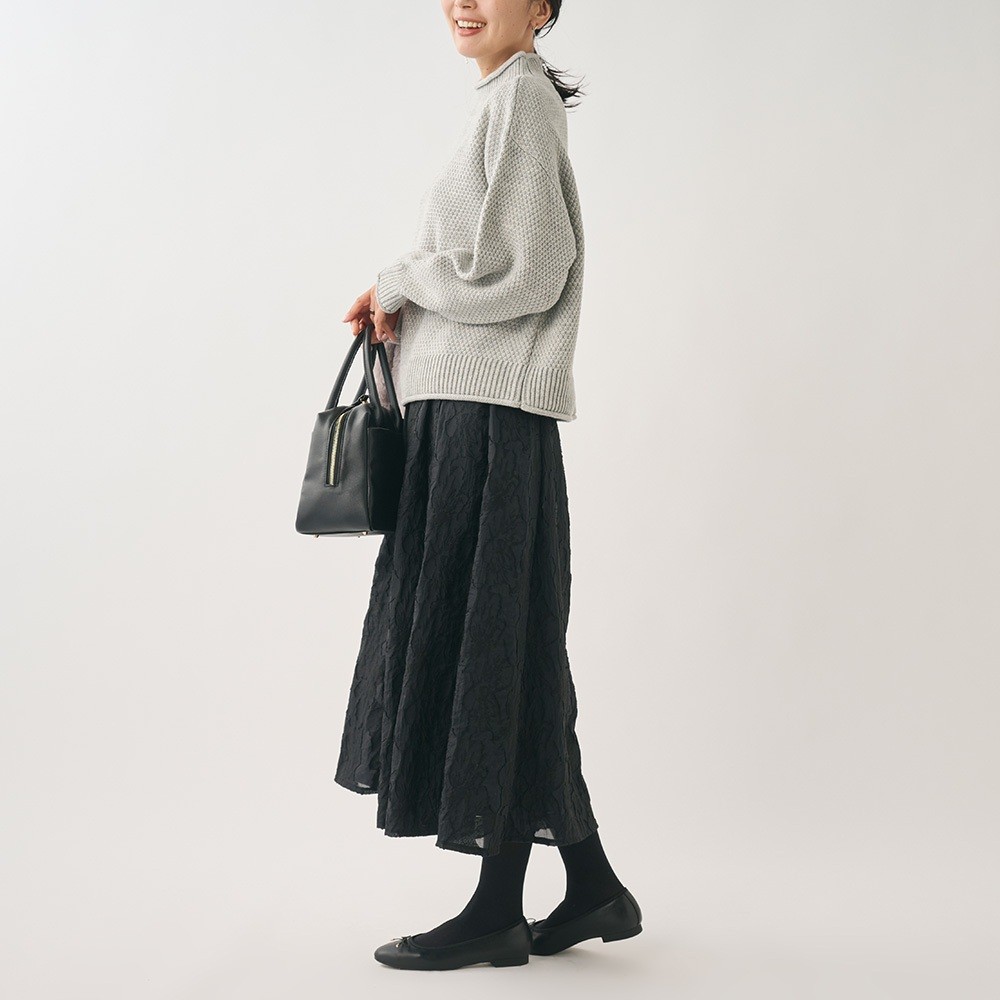 小顔効果も！ロールネックカノコ編みニットトップス