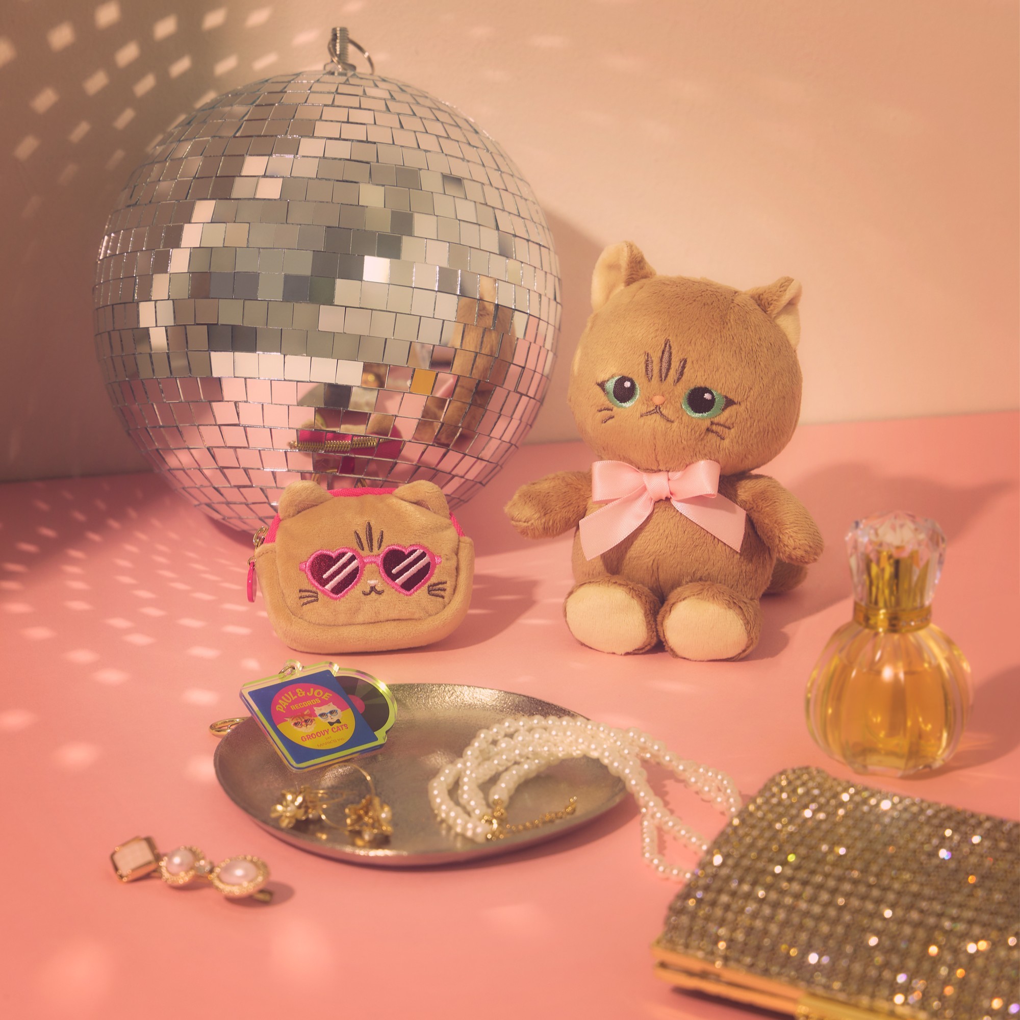 ネコたちと祝う、HAPPY 10周年♡