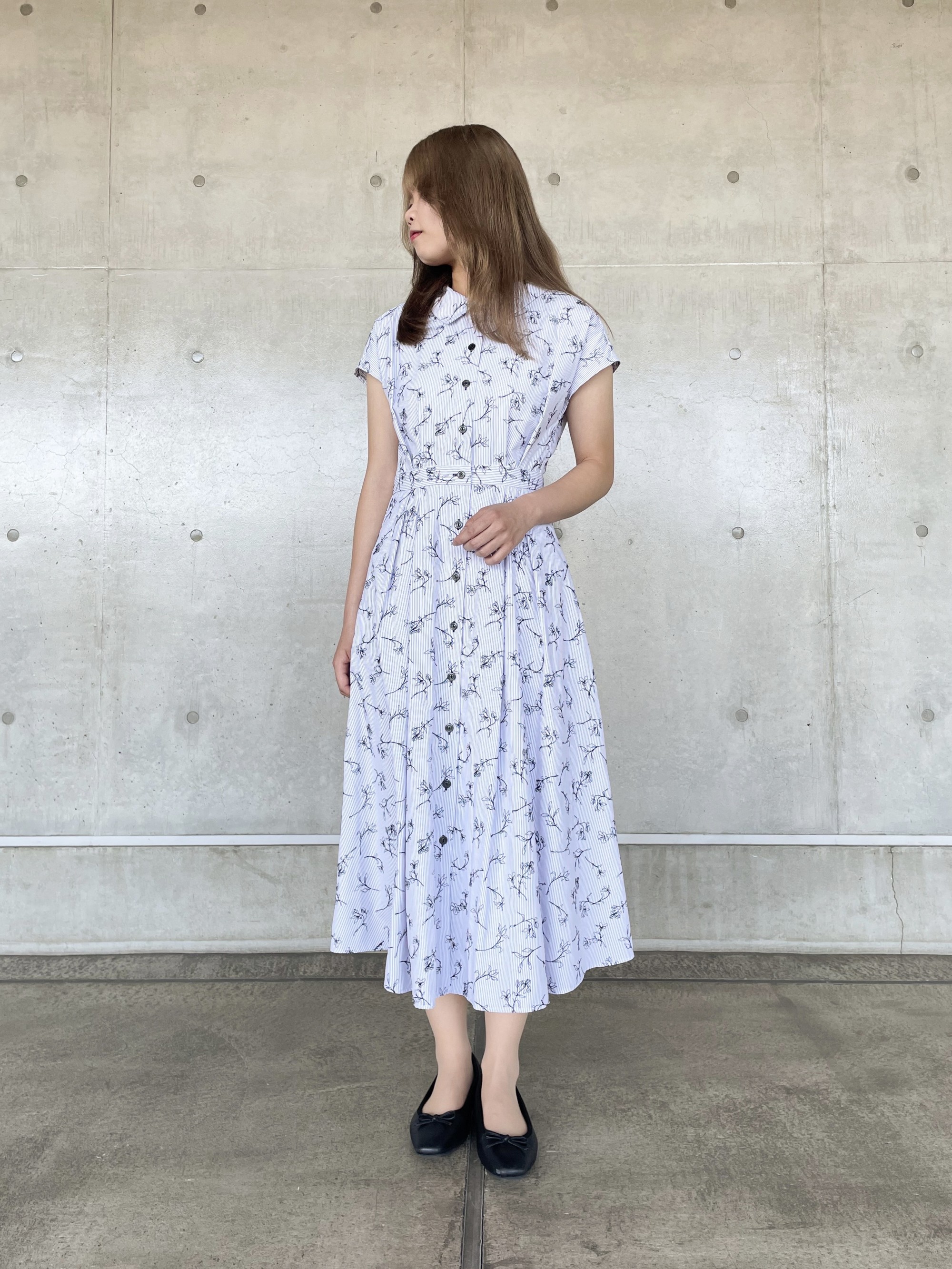 ストライプ刺繍のワンピース