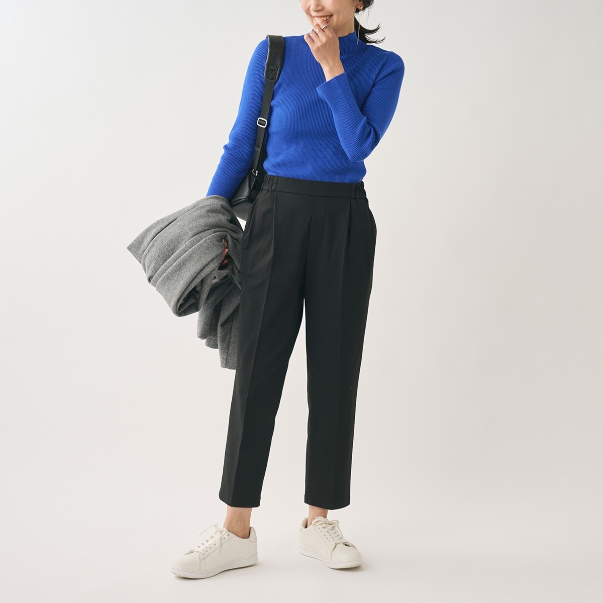 冬の定番！きれい見えと暖かを両立した美脚テーパードパンツ