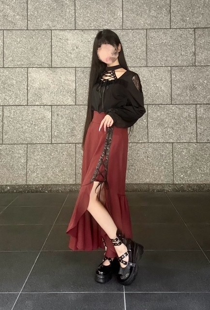 編み上げがかわいい大人っぽサブカルコーデ
